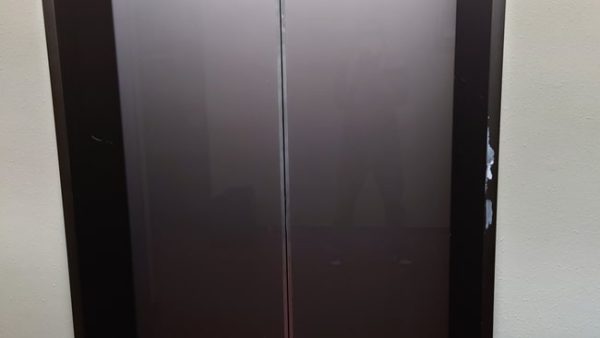 エレベータ扉枠の塗装剥がれ補修｜千葉市中央区